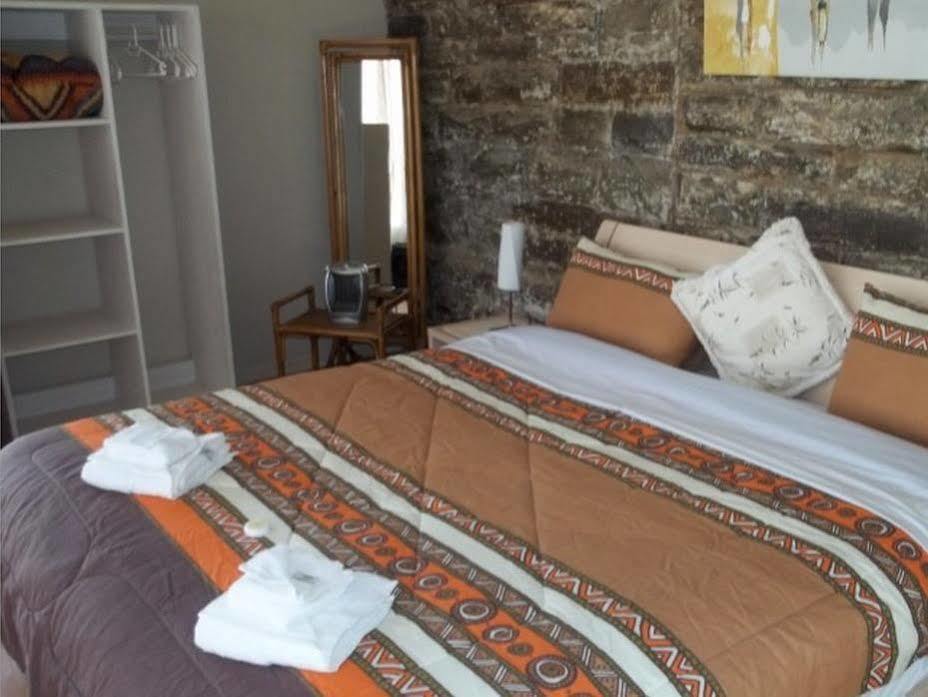 The Whitehouse Inn Sutherland Dış mekan fotoğraf